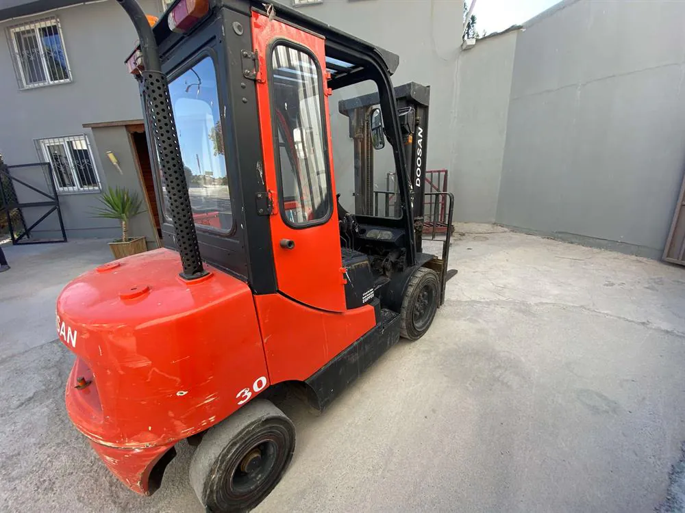 Doosan D305-3 Dizel Forklift (2010) — 5/12