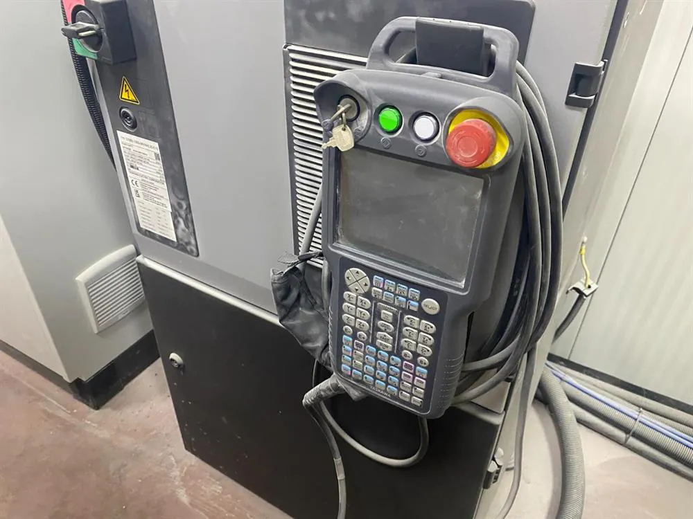 Yaskawa Eras 1000 YR-1-06VXHL 20-A00 Robot Kol Boya Atım Makinesi (2023) — 8/10