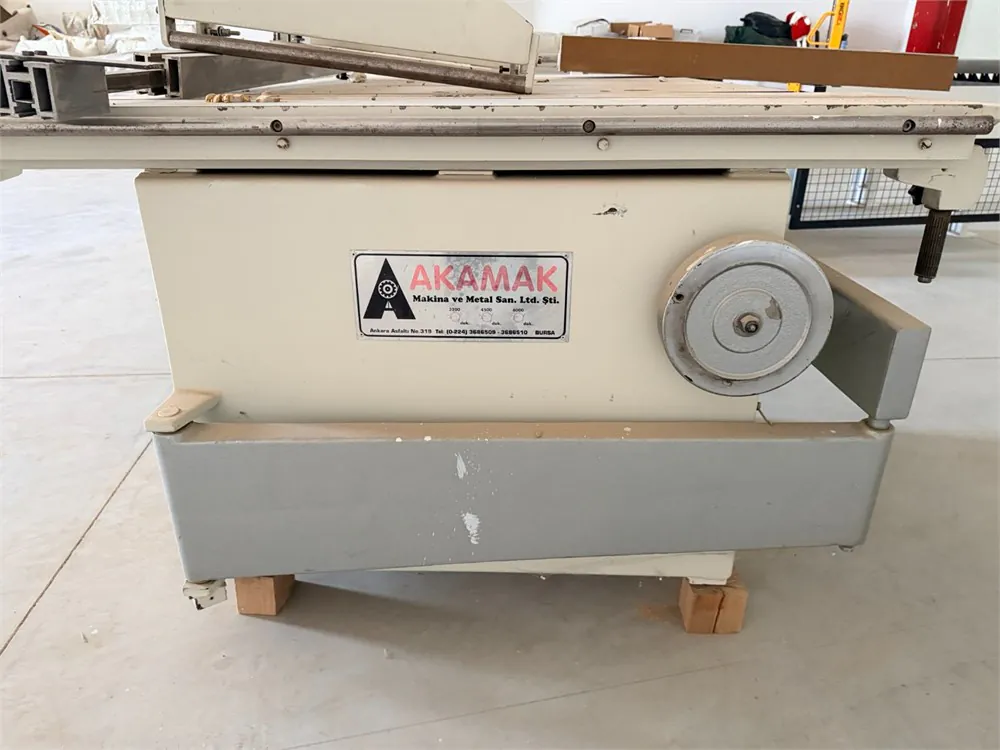 AKAMAK Yatar Daire Testere Makinesi — 2/4