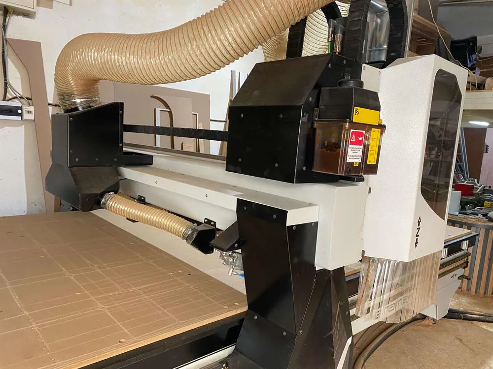 Elfamak Quadro 2137 Düz Tabla CNC Router (2023) — 10/18