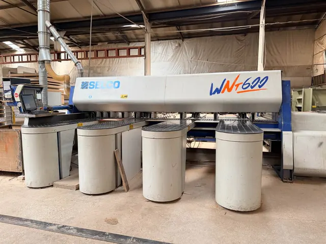 Selco WNT 600 Asansörlü Panel Ebatlama Makinesi (1998)