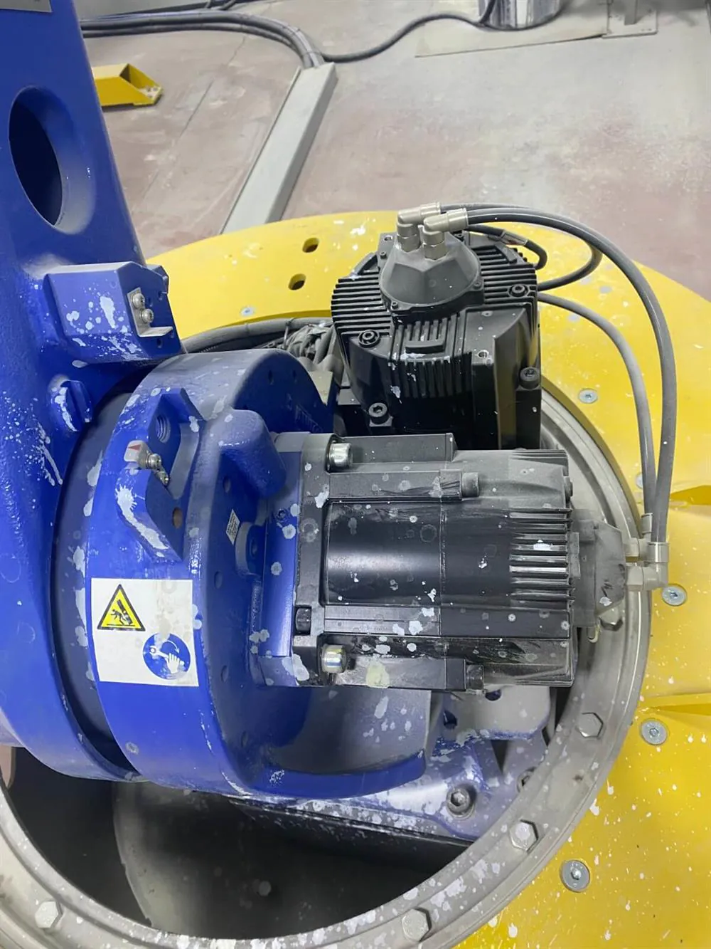 Yaskawa Eras 1000 YR-1-06VXHL 20-A00 Robot Kol Boya Atım Makinesi (2023) — 5/10