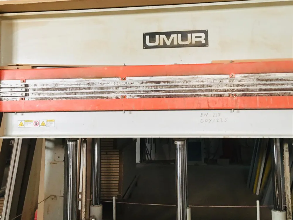 Umur Makine Upk 80/4 Katlı Kapı Pres Makinesi (2005) — 4/4