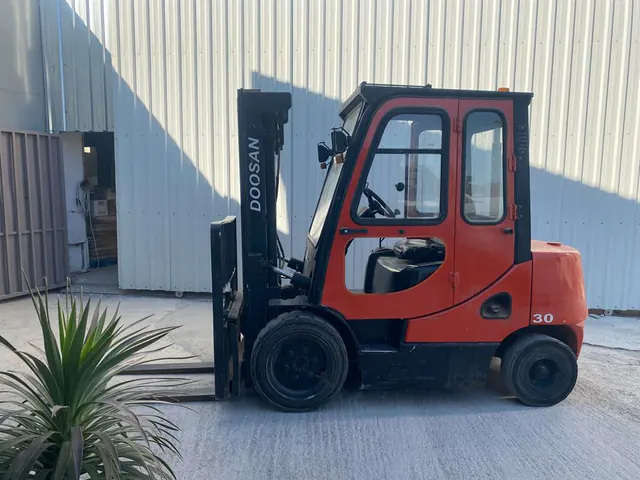 Doosan D305-3 Dizel Forklift (2010)