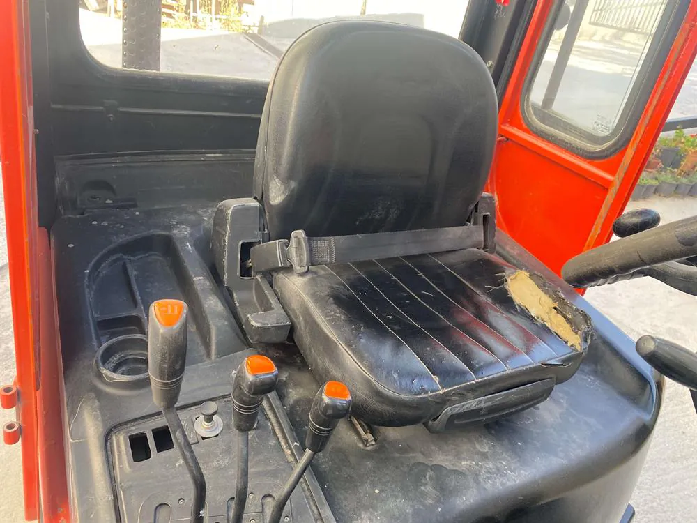 Doosan D305-3 Dizel Forklift (2010) — 10/12