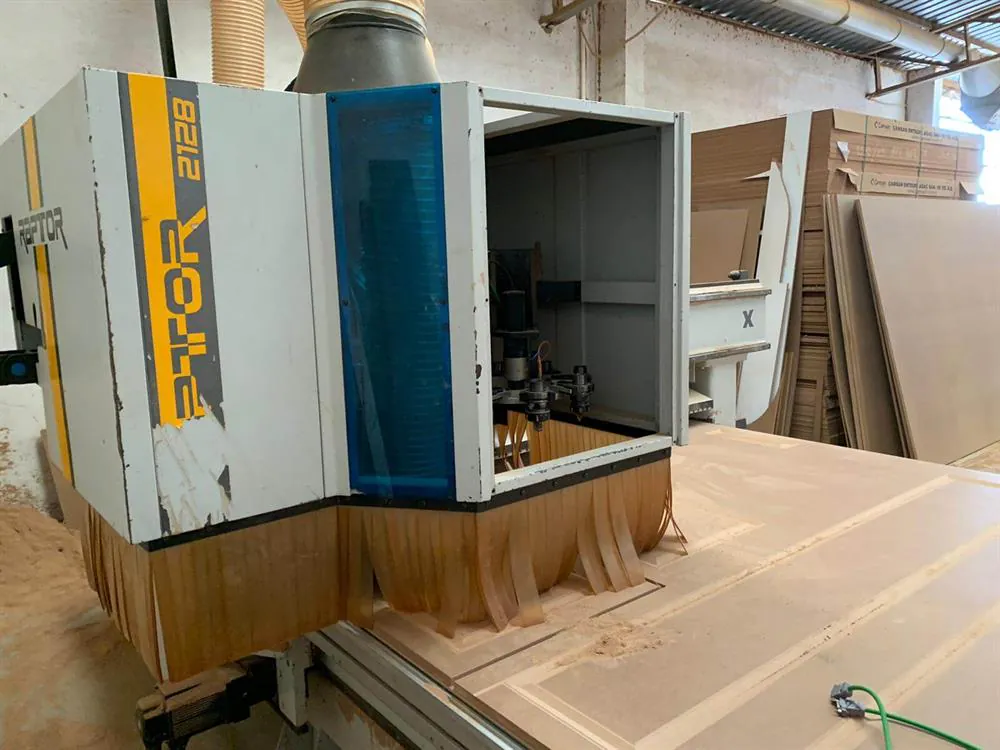 AES Raptor 2128 CNC Nesting Makinesi (2011) — 2/12