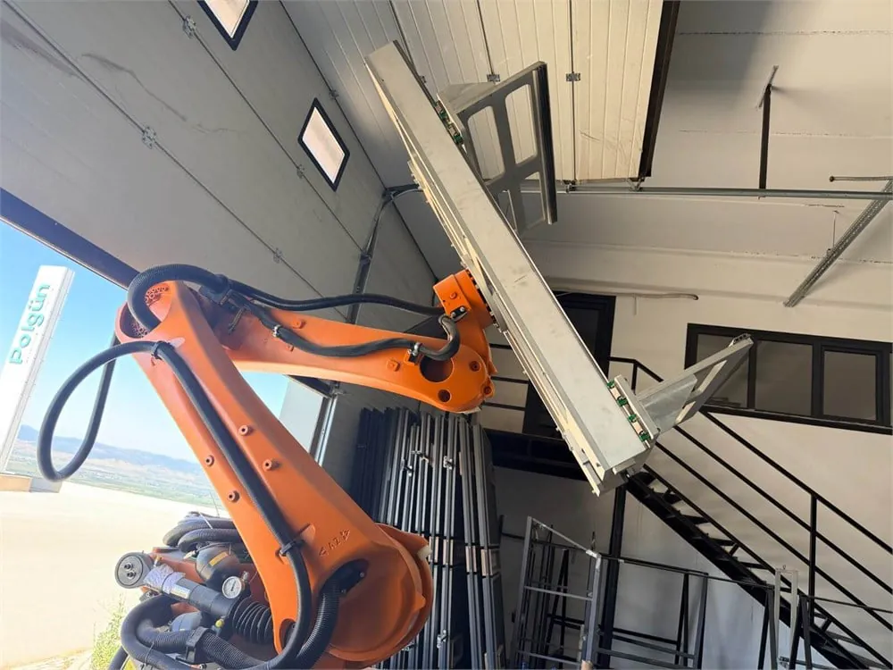 KUKA Quantec KR 180 R 3200 PA FLR Paletleme Robotu (2021) — 3/5