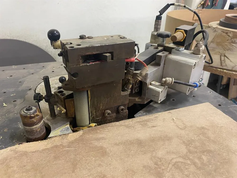 Brandt Optimat KTD 720 Eğri Kenar Bantlama Makinesi (2012) — 8/8