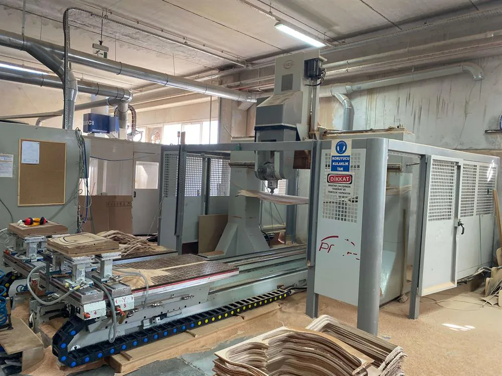 Pade Uni 5 Spin CNC Router (2005) — 2/13