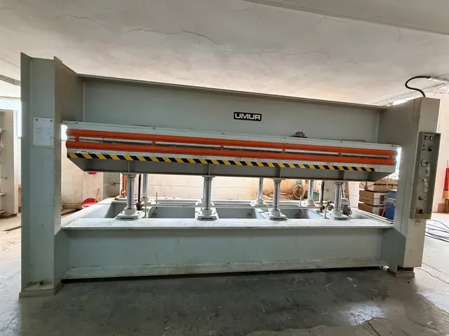 Umur Makine 150*420 Kapı Pres Makinesi (2006)
