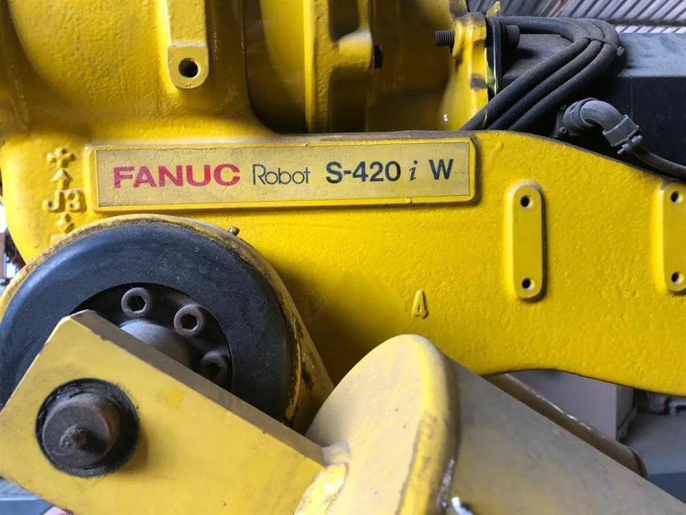 Fanuc S-420 i W Endüstriyel Robot (1997) — 3/7