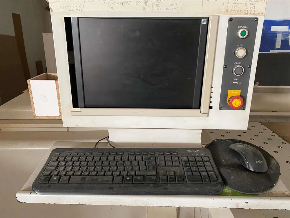 KDT Sawtech Wdx 838 Önden Yüklemeli Panel Ebatlama Makinesi (2014) — 5/10