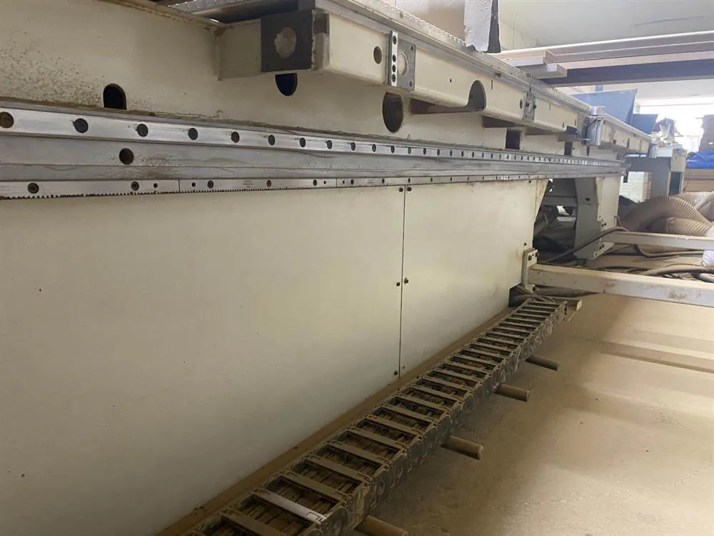 SCM Morbidelli Universal 4322 Düz Tabla CNC Makinesi (2017) — 2/17