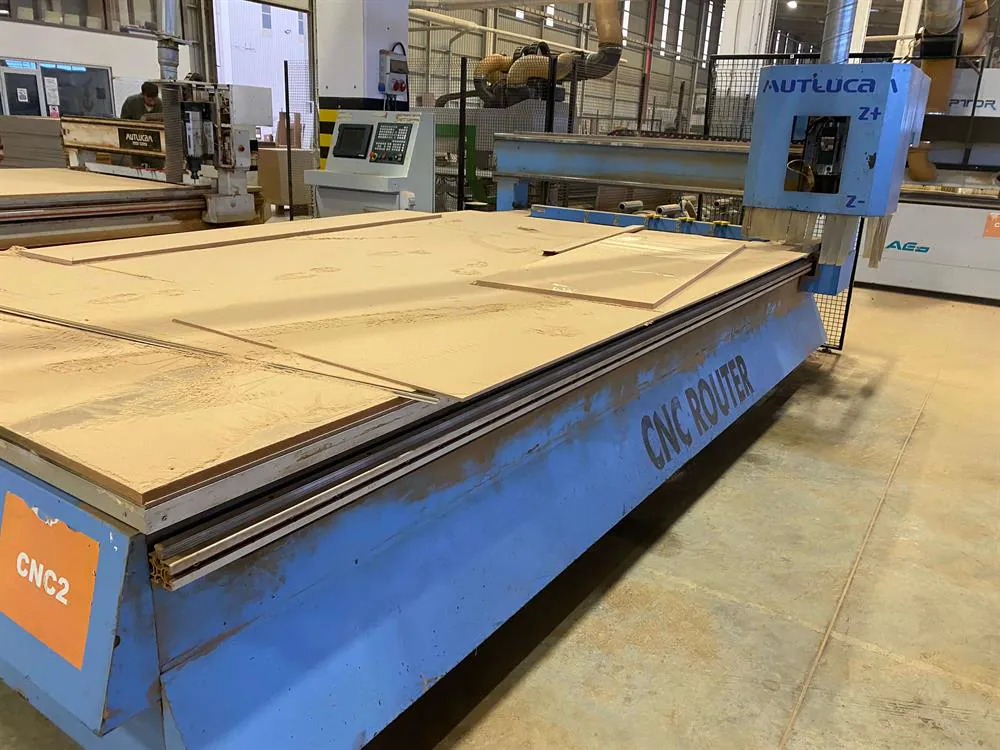 Mutlucam Makine 2136 Düz Tabla CNC Makinesi (2015) — 6/10