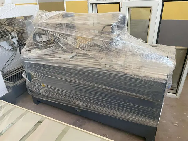 Feniş Makina FN-1850 Menteşe ve Kulp Yeri Açma Makinesi