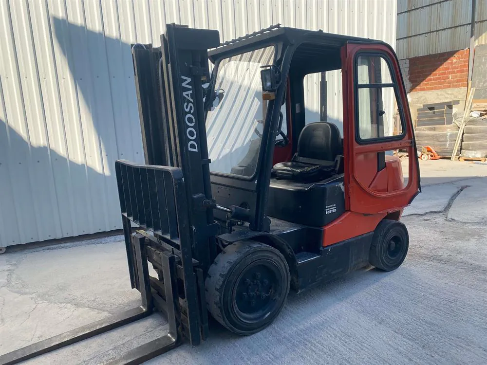 Doosan D305-3 Dizel Forklift (2010) — 3/12