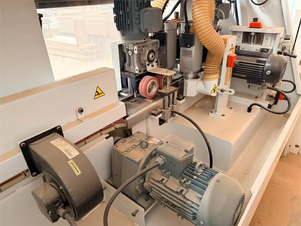 Hizmethim LMD 3520 Pervaz Yapıştırma Makinesi (2022) — 13/16