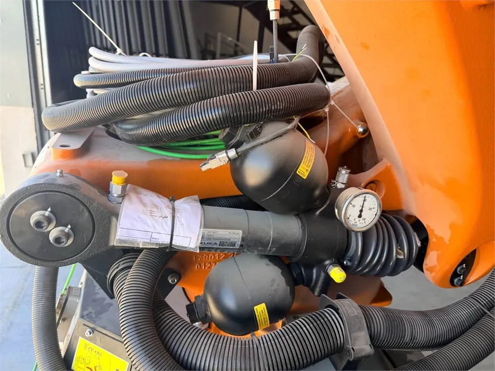 KUKA Quantec KR 180 R 3200 PA FLR Paletleme Robotu (2021) — 5/5