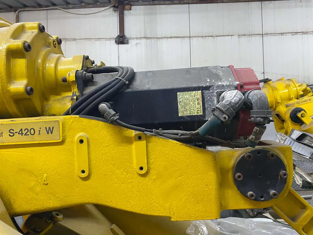 Fanuc S-420 i W Endüstriyel Robot (1997) — 4/7