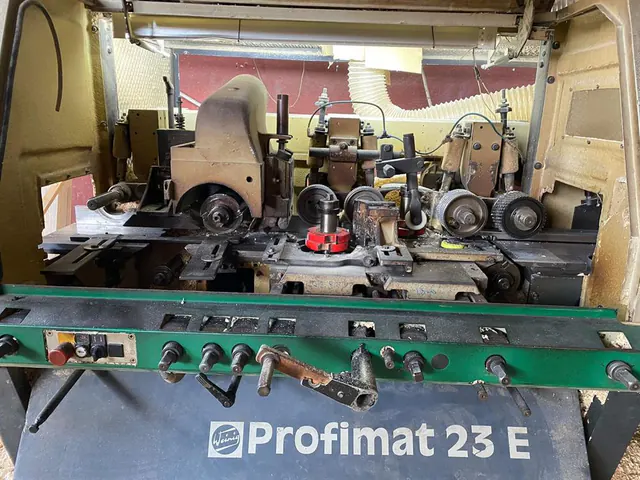 Weinig P 23 E Profil Çekme Makinesi (1999)