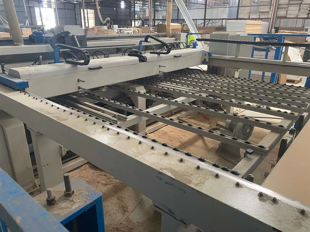 KDT Sawtech Ks Pro 38 L Yandan Yüklemeli Asansörlü Panel Ebatlama Makinesi (2014) — 8/9