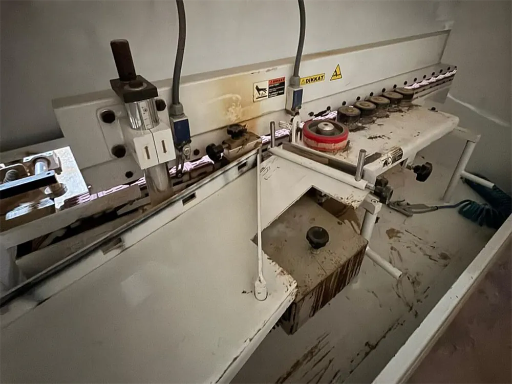 Hizmethim Bombeli Pervaz Yapıştırma Pervaz Yapıştırma Makinesi (2018) — 4/7