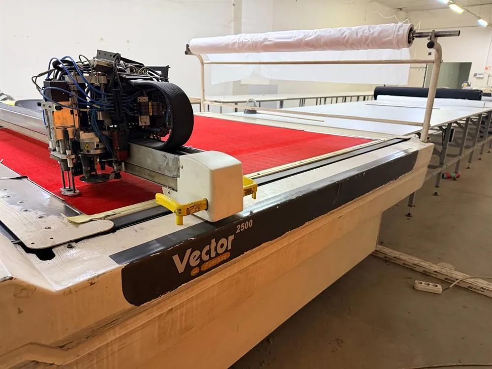 Lectra VT25FURNITURE71 Kumaş Kesim CNC Makinesi (2007) — 4/9