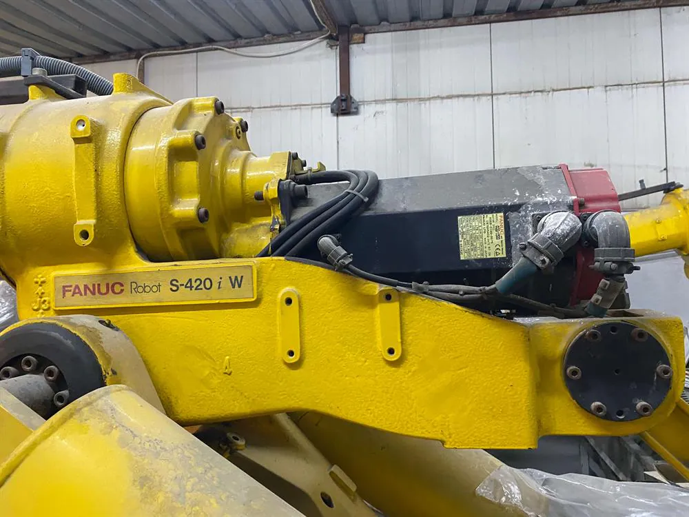 Fanuc S-420 i W Endüstriyel Robot (1997) — 5/7