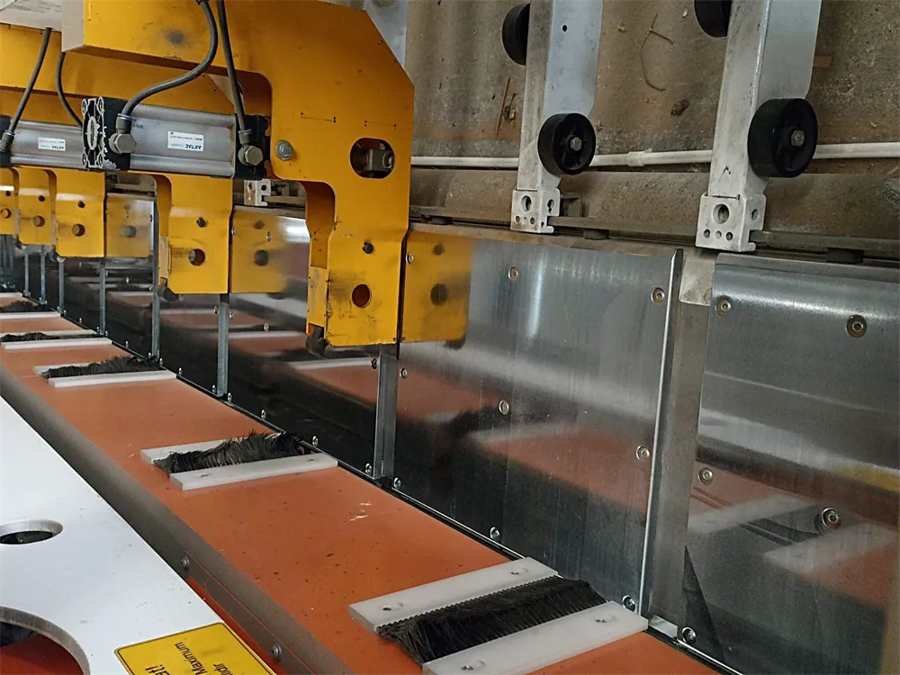 Nanxing Np 380 Fg Önden Yüklemeli Panel Ebatlama Makinesi (2021) — 3/4