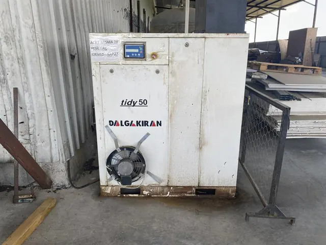 Dalgakiran Tidy 50 Vidalı Kompresör (2010)
