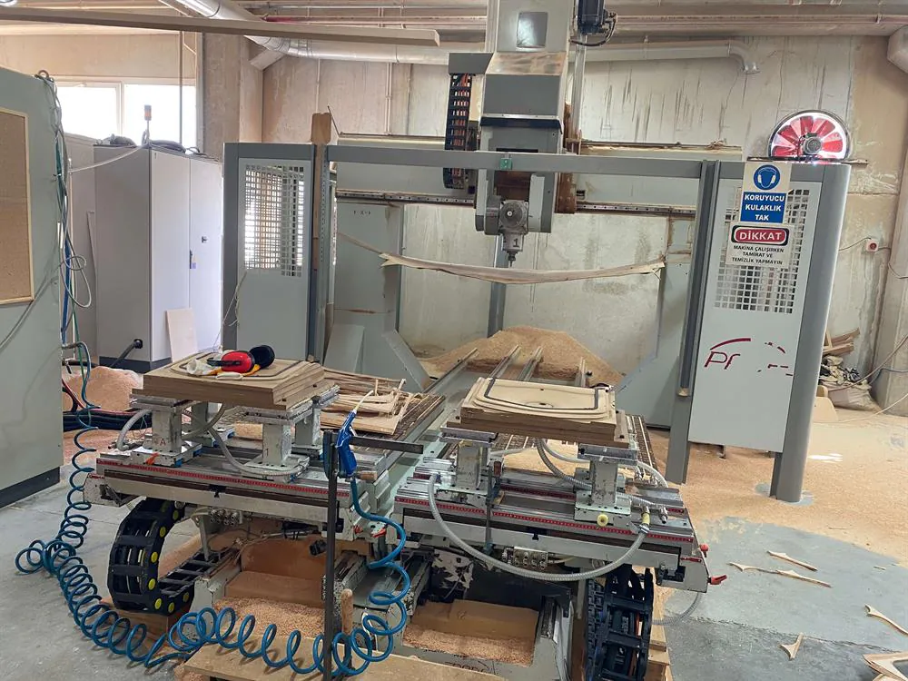 Pade Uni 5 Spin CNC Router (2005) — 3/13