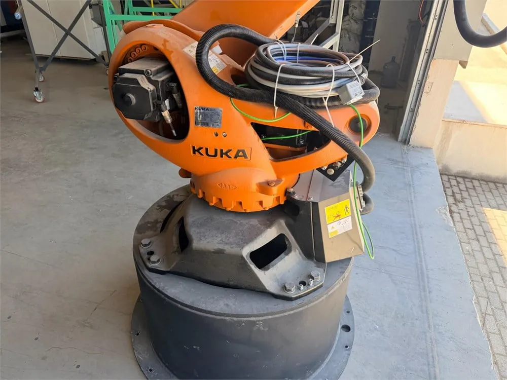 KUKA Quantec KR 180 R 3200 PA FLR Paletleme Robotu (2021) — 2/5