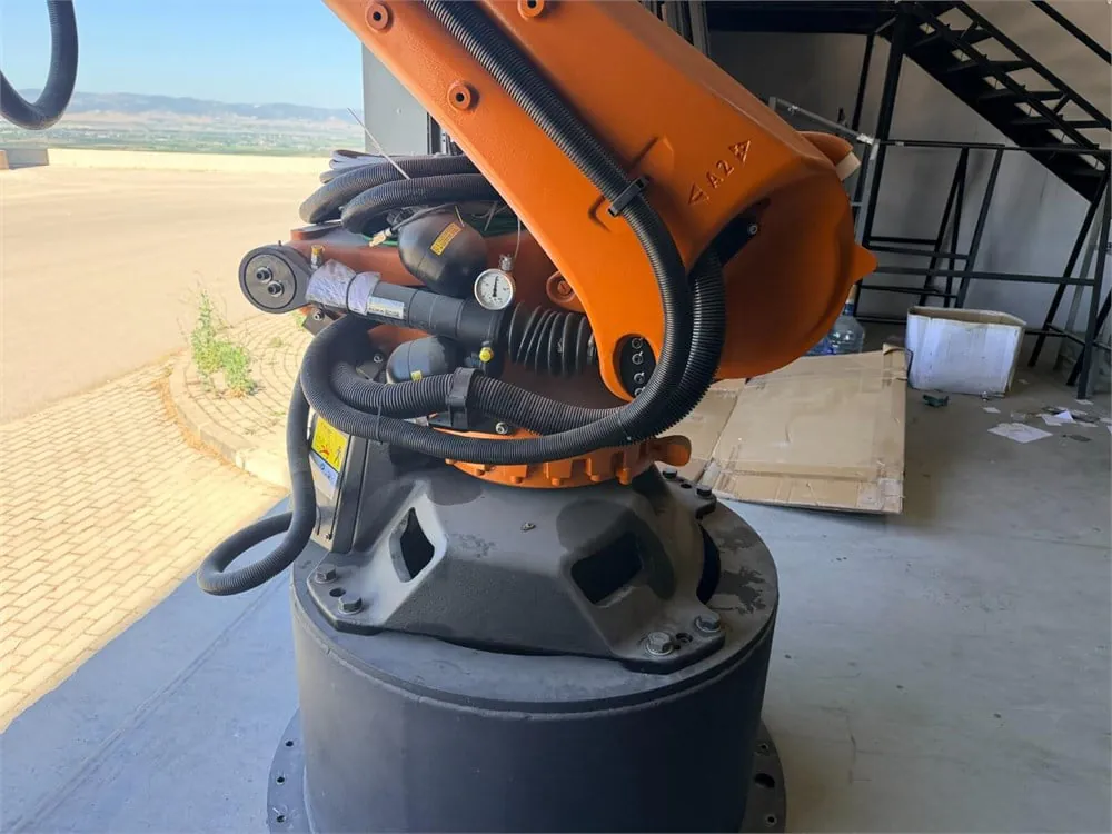KUKA Quantec KR 180 R 3200 PA FLR Paletleme Robotu (2021) — 4/5